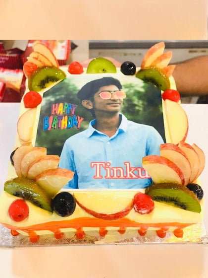 Photo Cake with fruits topping